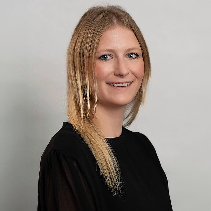 Julia Buchecker